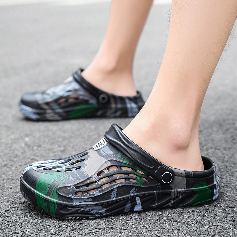メンズ夏用迷彩柄グラフィティサンダル ガーデンクロッグシュー - Men'S Shoes Crocs のレビューと価格