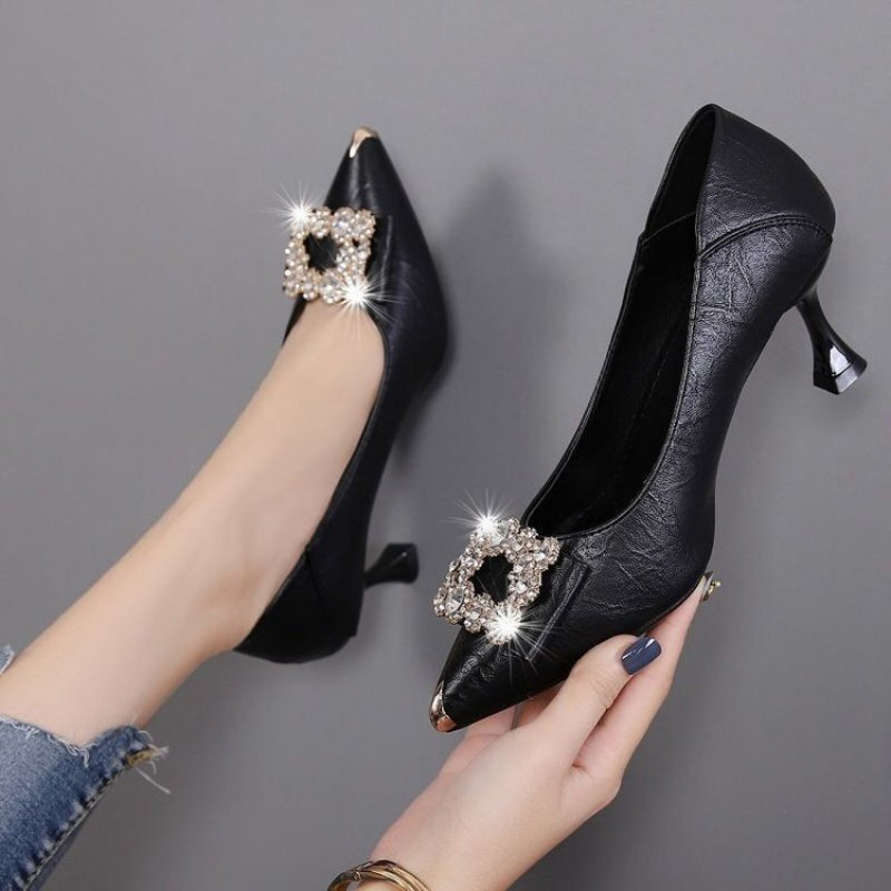 女性用セクシーハイヒール クラシックレディースパンプス 秋  - Men Shoes For Wedding のレビューと価格